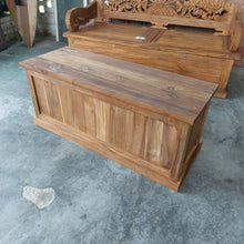 Load image into Gallery viewer, Rustic Storage Trunk