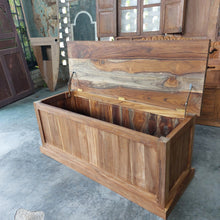 Load image into Gallery viewer, Rustic Storage Trunk