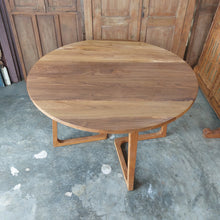 Load image into Gallery viewer, Ramberg Round Dining Table - display unit (120cm)