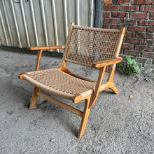 Load image into Gallery viewer, Bingin Lounger (with arm rest)