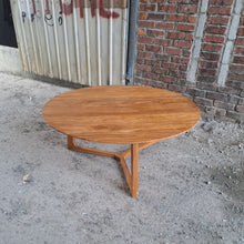 Load image into Gallery viewer, Ramberg Round Coffee Table (rustic/varnished) display unit