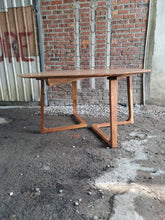 Load image into Gallery viewer, Ramberg Round Dining Table (4 legs, 170cm) - display unit