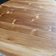 Load image into Gallery viewer, Ramberg Round Dining Table (3 legs, 140cm) - display unit