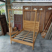 Load image into Gallery viewer, Ramberg Four Post Bed