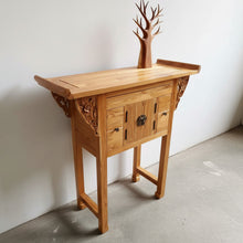 Load image into Gallery viewer, Oriental Entry Console/Altar (80cm)
