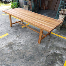 Load image into Gallery viewer, Bondi Dining Table