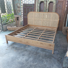 Load image into Gallery viewer, Bingin Bed Type 2