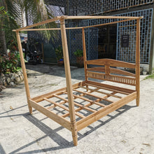 Load image into Gallery viewer, Velden Four Post Bed