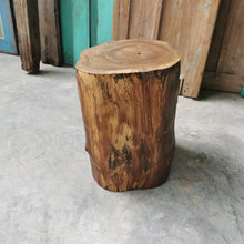 Load image into Gallery viewer, Round Log Stool/Plinth