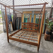 Load image into Gallery viewer, Velden Four Post Bed