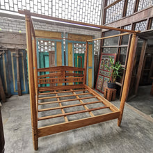 Load image into Gallery viewer, Velden Four Post Bed