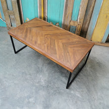 Load image into Gallery viewer, Rustic Coffee Table type 1