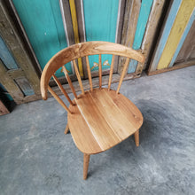 Load image into Gallery viewer, Round Back Chair