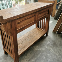 Load image into Gallery viewer, Ornate Entry Console (120cm) type 1