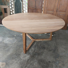 Load image into Gallery viewer, Ramberg Round Dining Table (3 legs)
