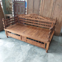 Load image into Gallery viewer, Ornate Javanese Daybed type #1

