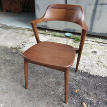 Load image into Gallery viewer, Grasshopper Chair (stackable)
