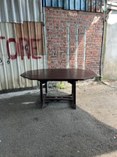Load image into Gallery viewer, Extendable Outdoor Table - display unit
