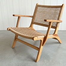 Load image into Gallery viewer, Bingin Lounger (with arm rest)
