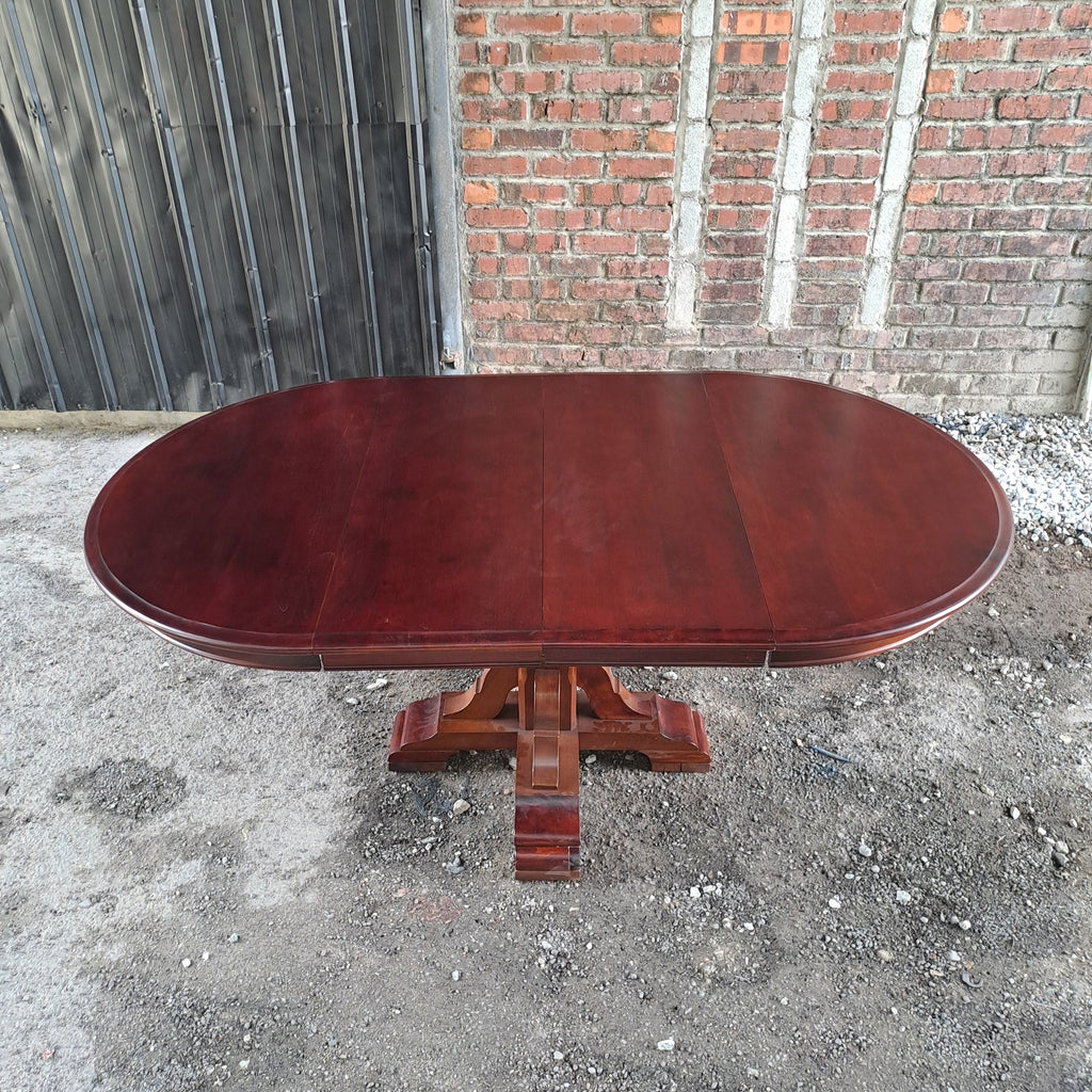 Extendable Round/Oval Dining Table