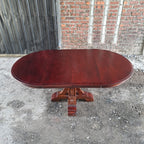 Extendable Round/Oval Dining Table