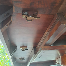 Load image into Gallery viewer, Extendable Round/Oval Dining Table
