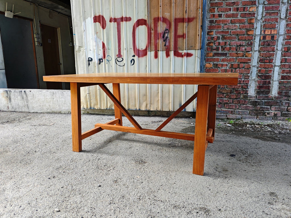 Bondi Dining Table (180cm) - display unit
