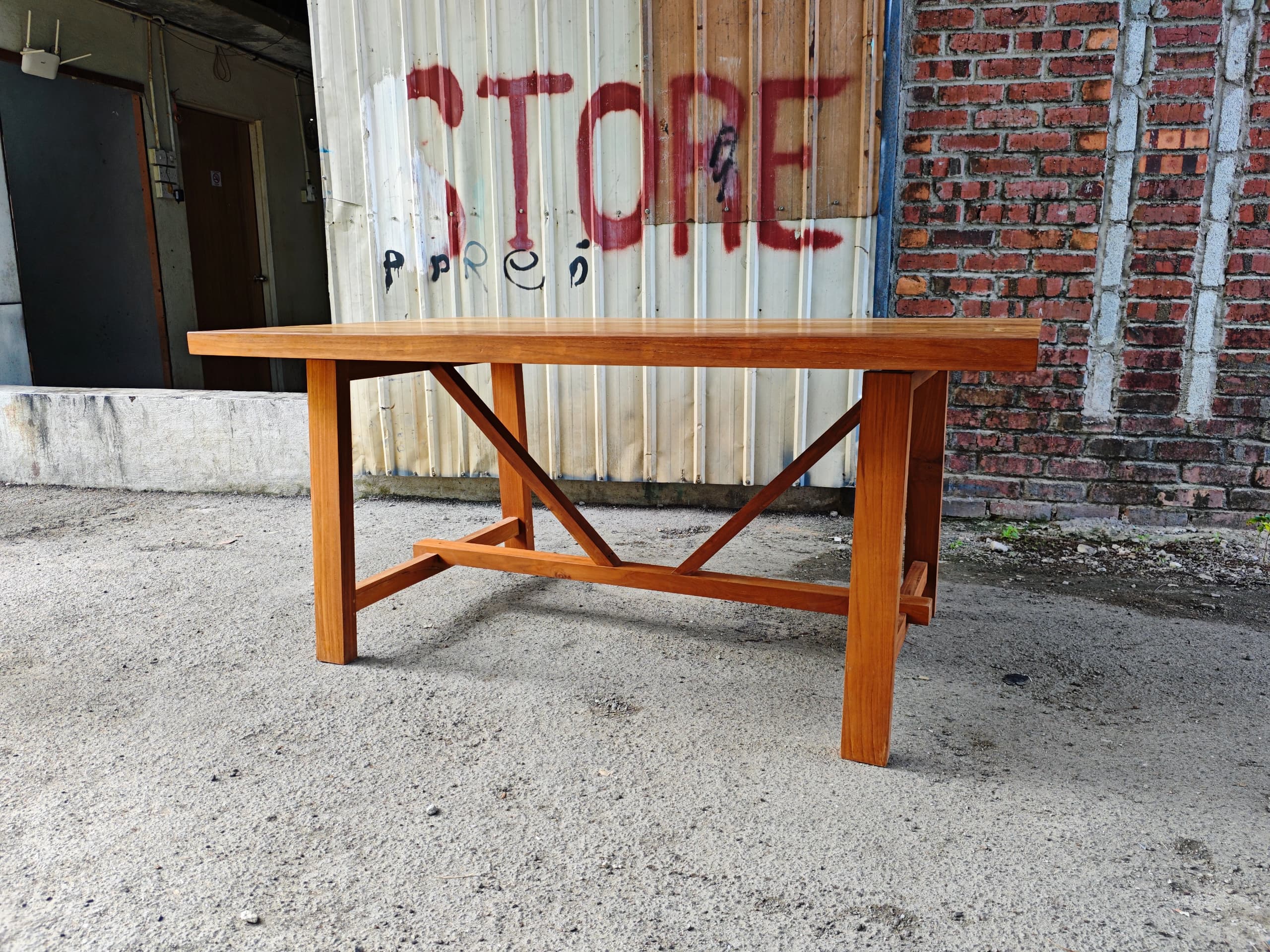 Bondi Dining Table (180cm) - display unit