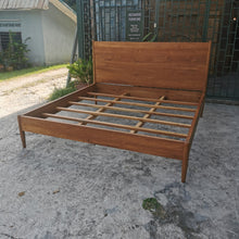 Load image into Gallery viewer, Ramberg Bed
