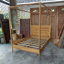Load image into Gallery viewer, Ramberg Four Post Bed

