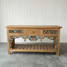 Load image into Gallery viewer, Ornate Entry Console (150cm) type 3
