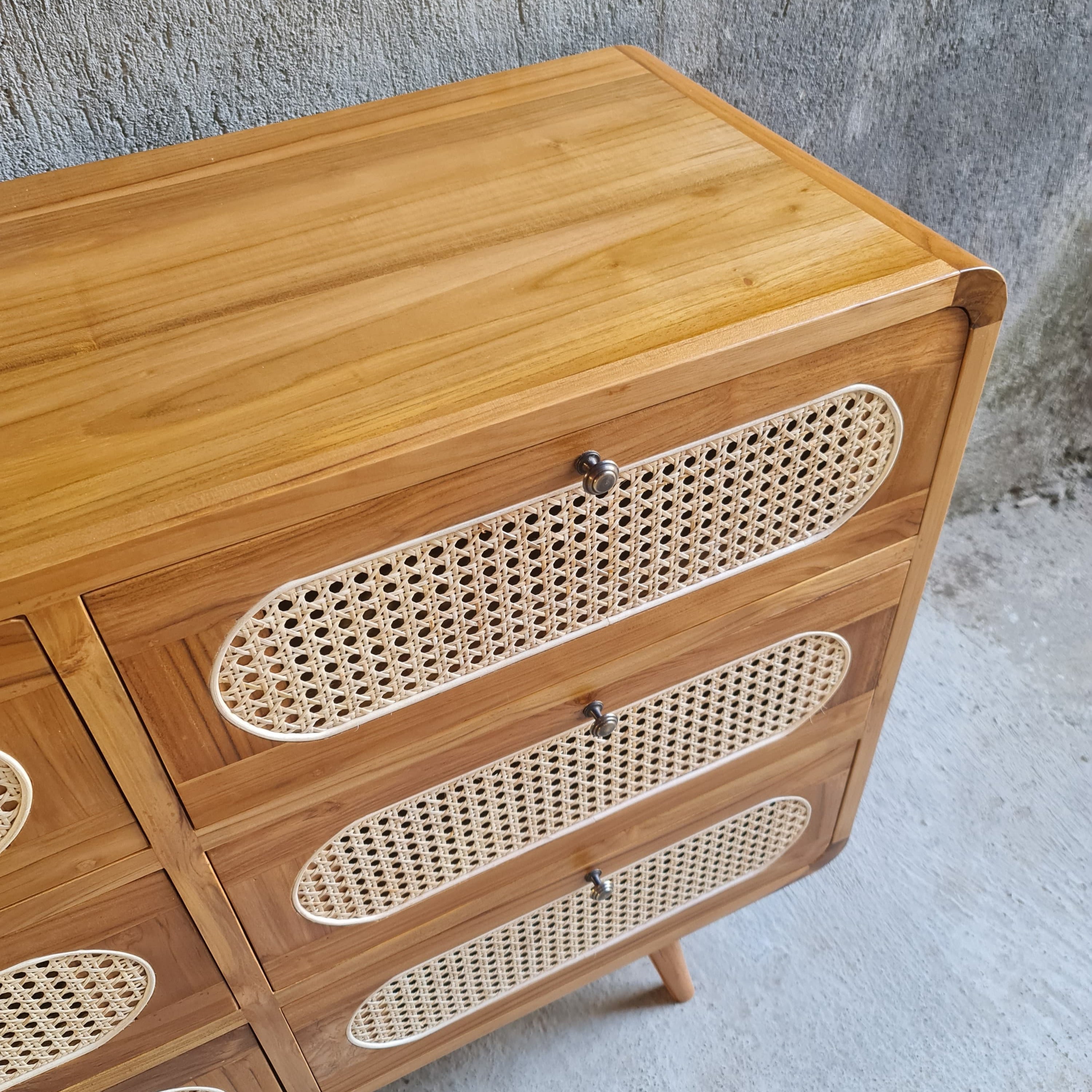 Bingin Dresser Type 2