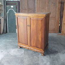Load image into Gallery viewer, Ornate Mini Bar
