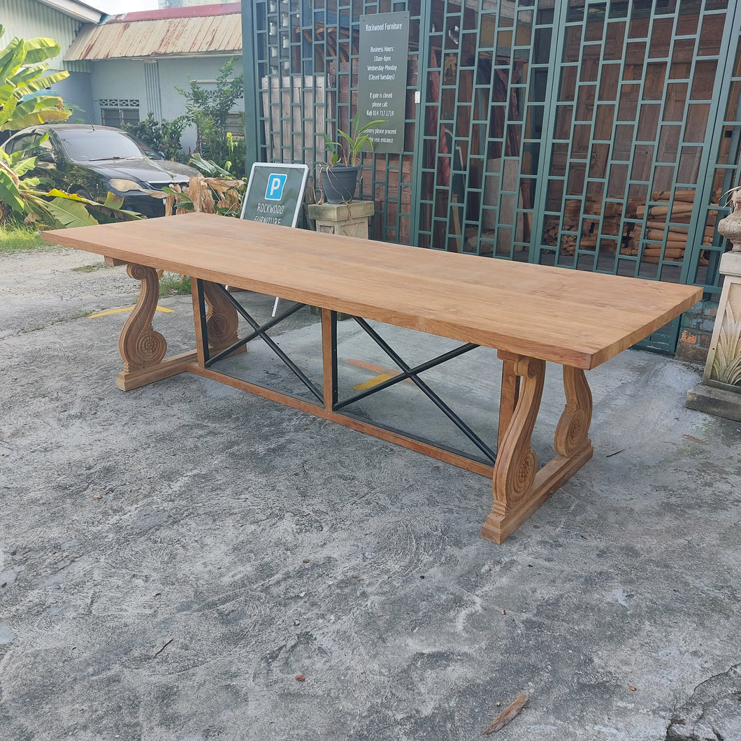 Velden Dining Table