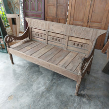Load image into Gallery viewer, Vintage Daybed #6

