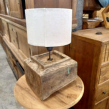 Load image into Gallery viewer, Ompak Lamp #17

