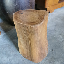 Load image into Gallery viewer, Round Log Stool/Plinth
