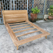 Load image into Gallery viewer, Byron Platform Bed
