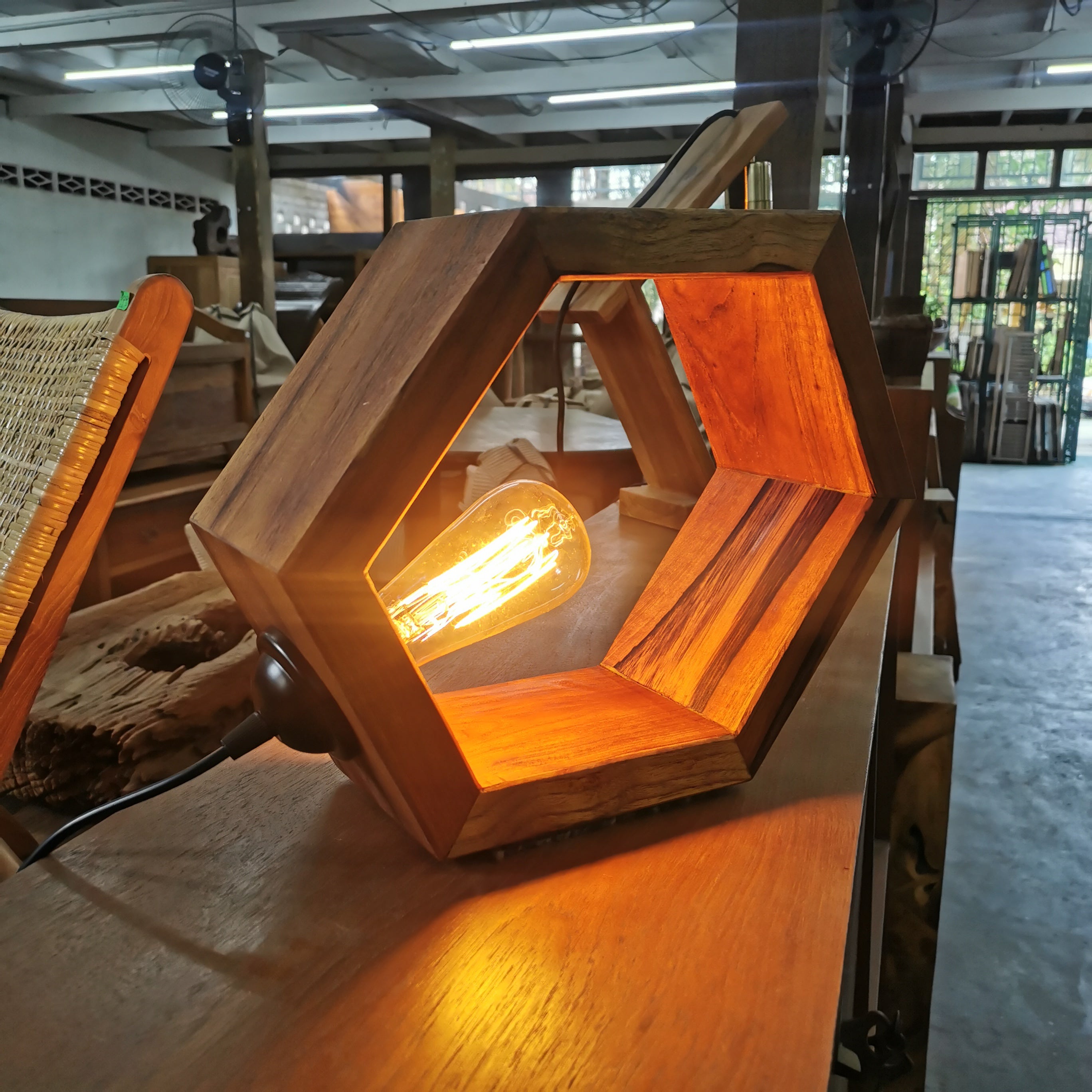 Hexa Lamp