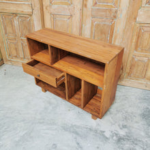 Load image into Gallery viewer, Rustic Shelf Unit (100Wx80H)

