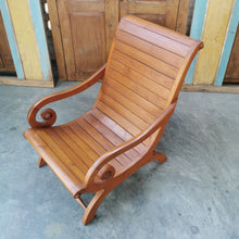 Load image into Gallery viewer, Planter&#39;s Chair
