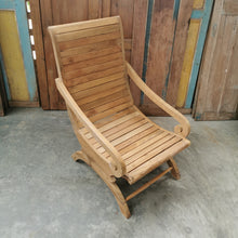 Load image into Gallery viewer, Planter&#39;s Chair

